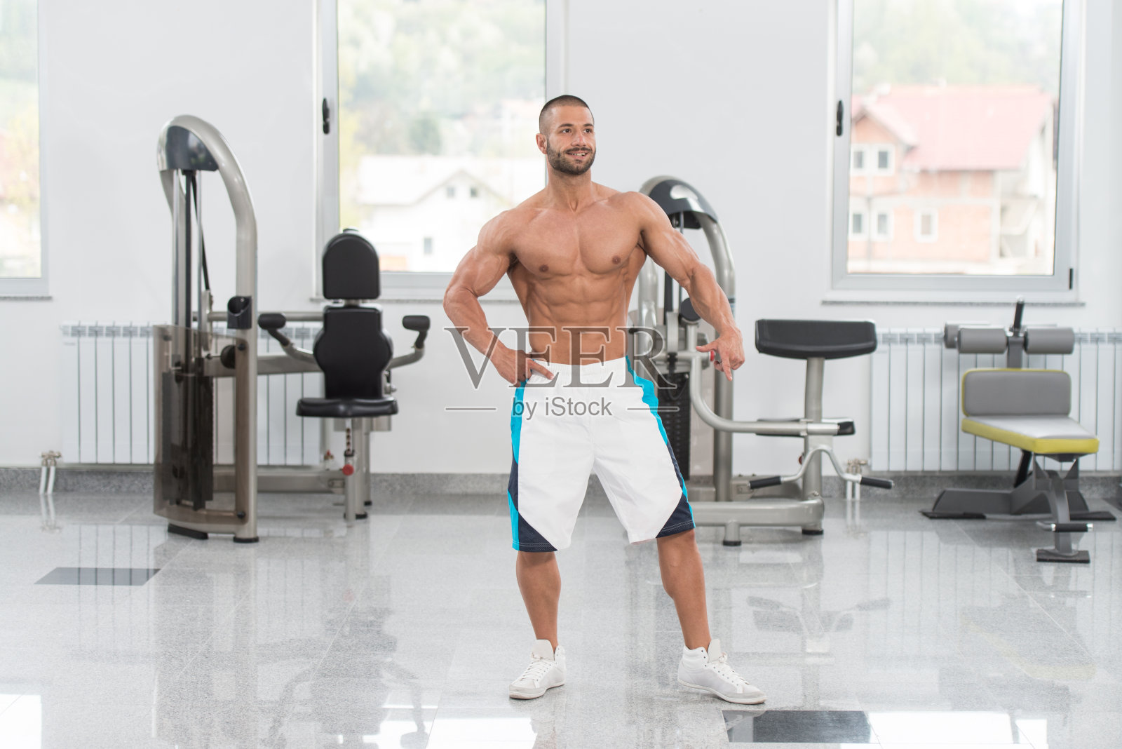 肖像的健身肌肉男子照片摄影图片