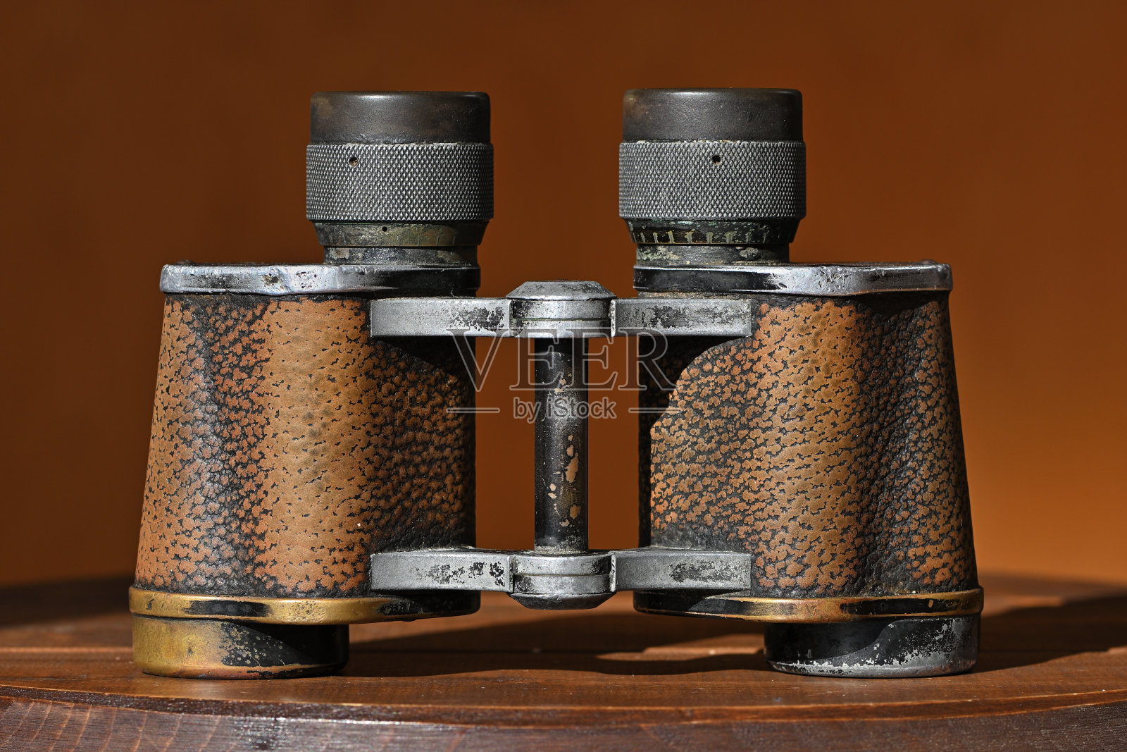 老双筒望远镜照片摄影图片