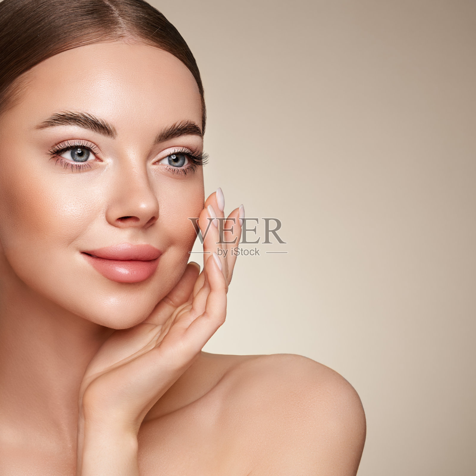 画像美丽的年轻女子干净新鲜的皮肤照片摄影图片