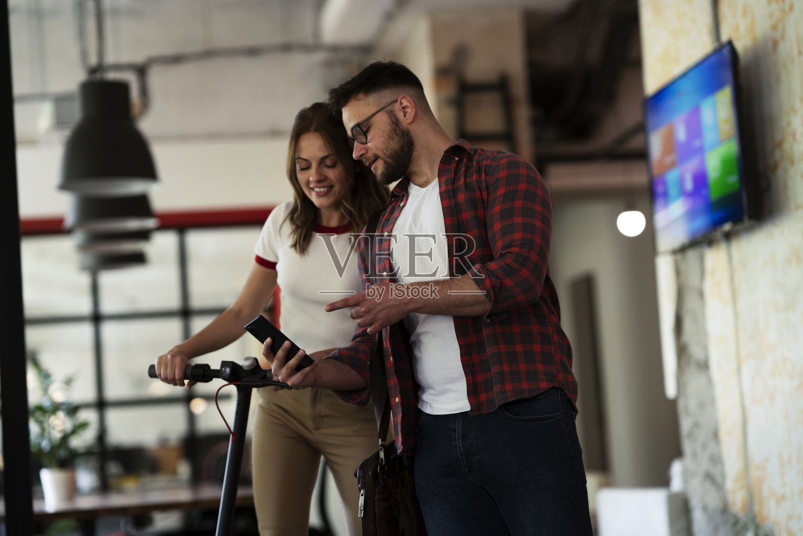 一起工作的同事照片摄影图片
