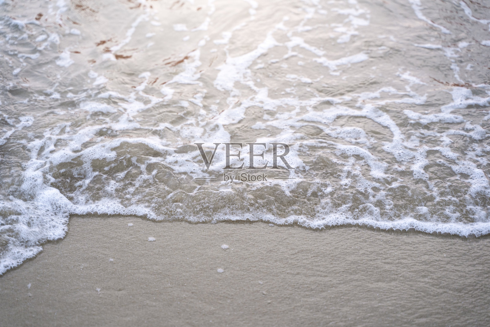 海边安静的海滩照片摄影图片