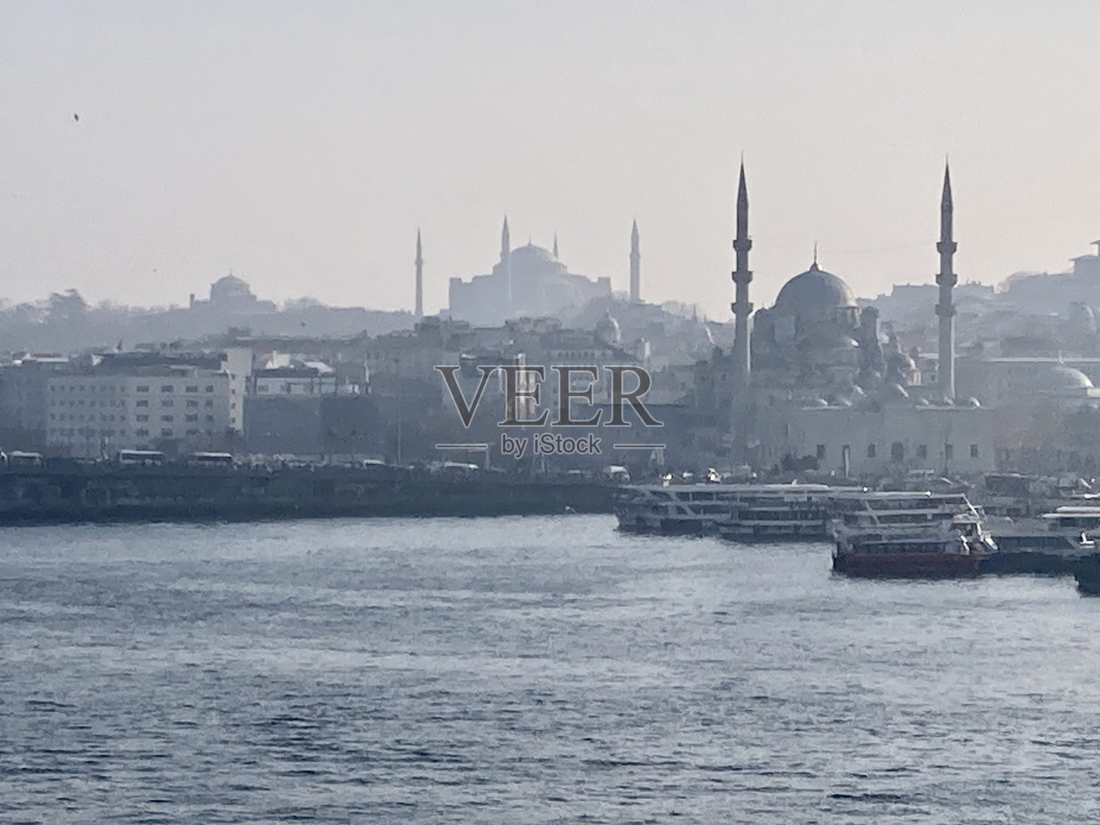 土耳其-伊斯坦布尔-伊斯坦布尔米诺努和苏丹哈米特方面的观点照片摄影图片