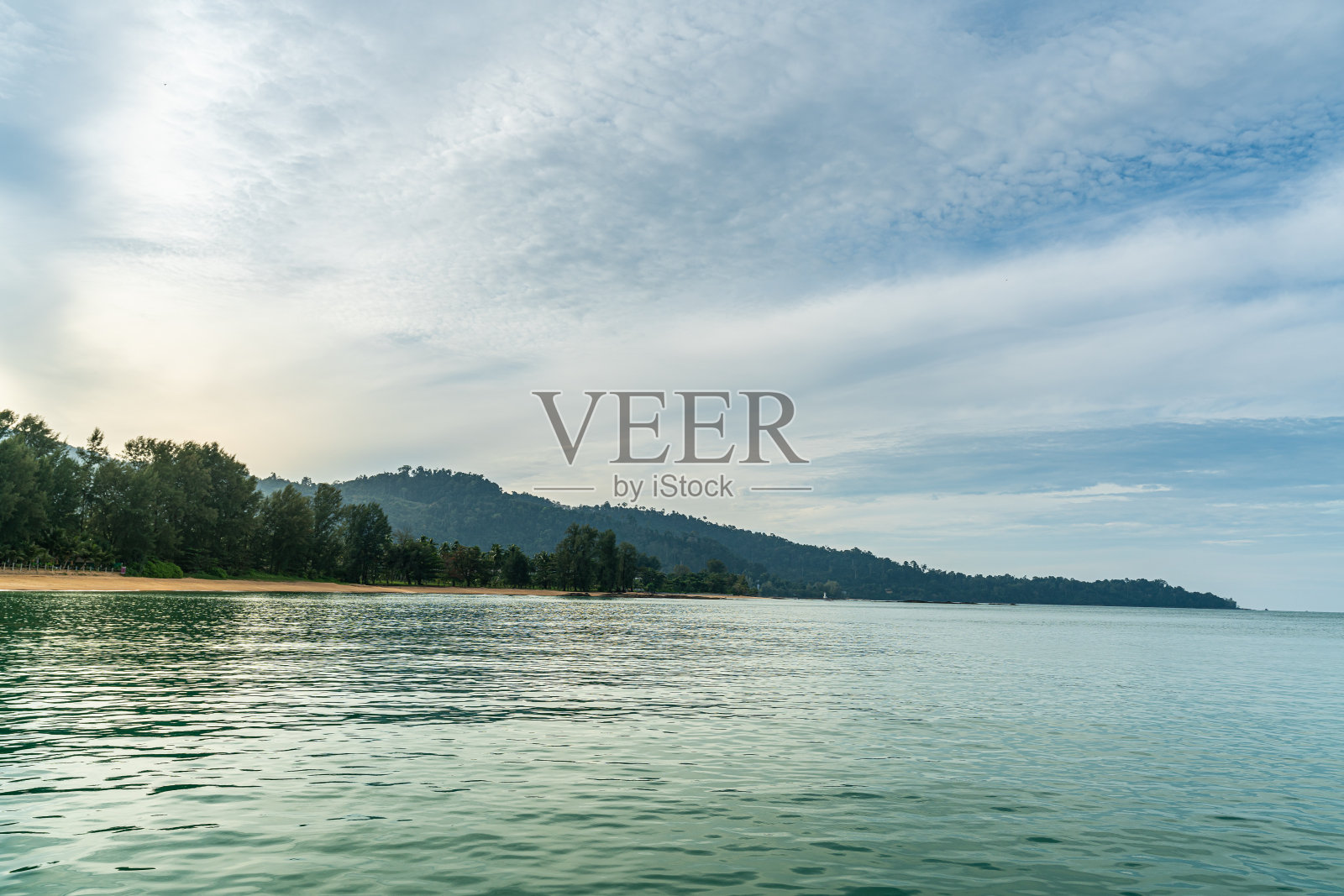 泰国攀牙的khao lak海滩。照片摄影图片