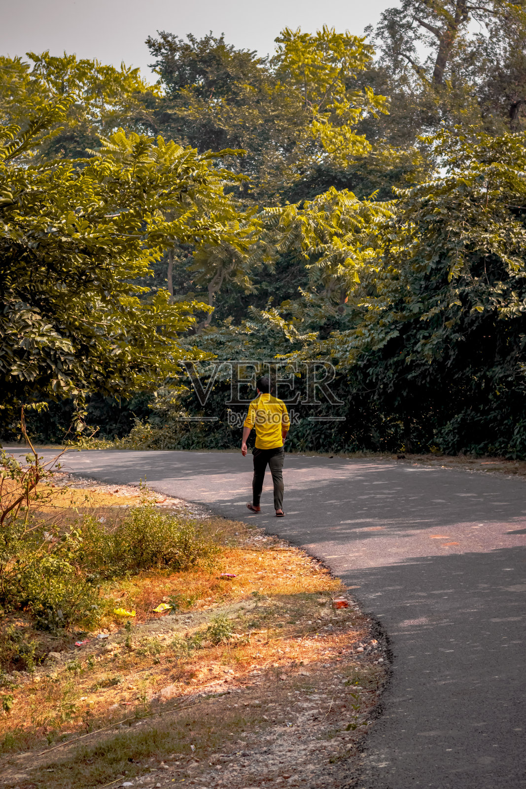孤独的人照片摄影图片
