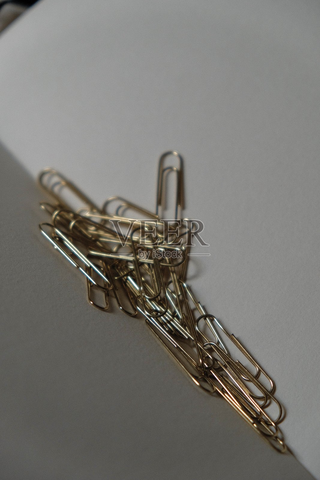 一堆回形针照片摄影图片