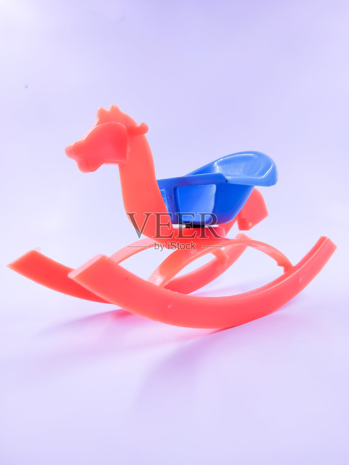 小鸡小孩玩具照片照片摄影图片