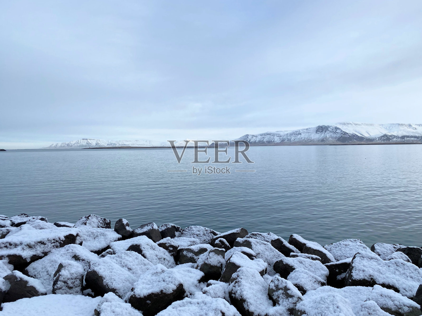 雷克雅未克海滨的景色照片摄影图片