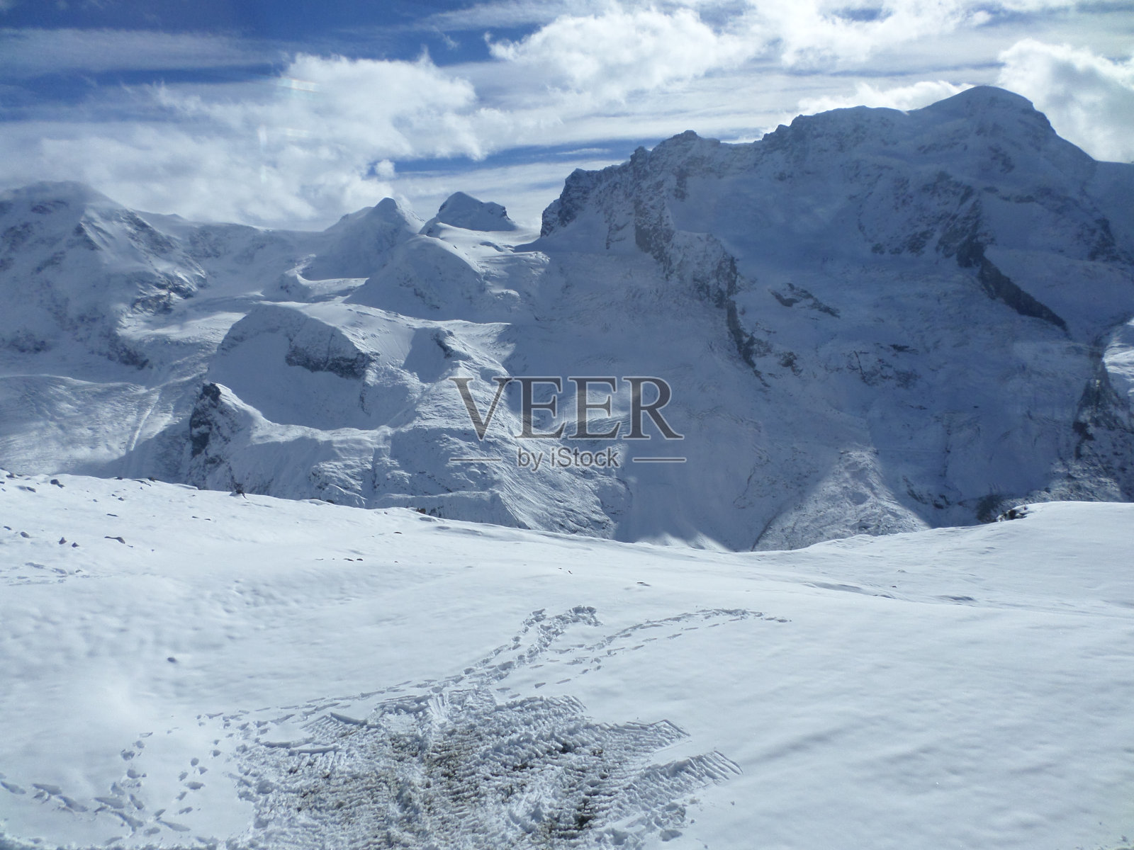 从戈内格拉特看。策马特。照片摄影图片