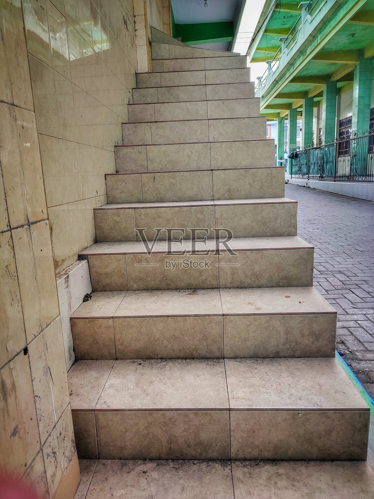 楼梯:露天建筑中的楼梯照片摄影图片