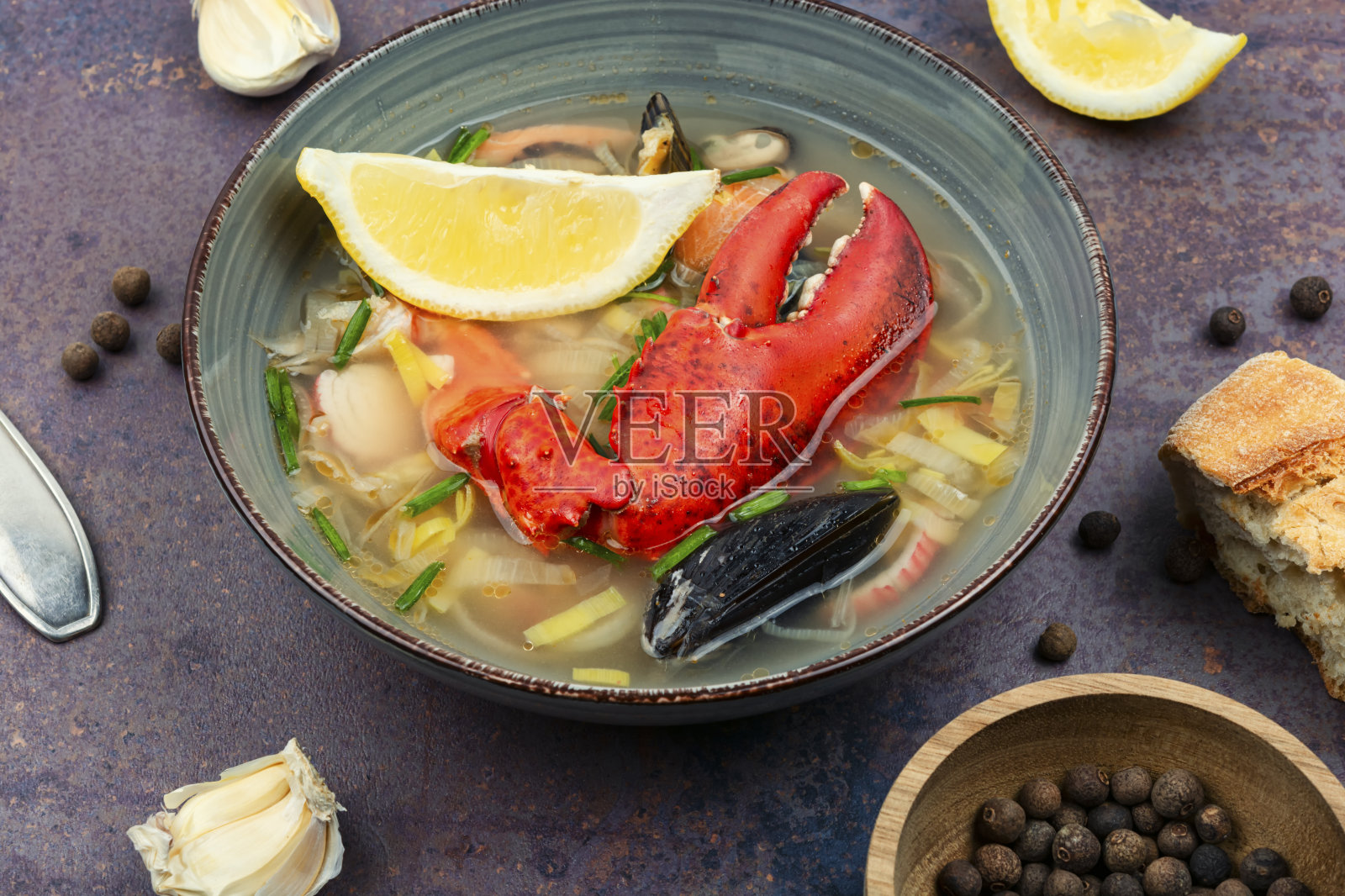 受欢迎的海鲜汤，冬阴照片摄影图片