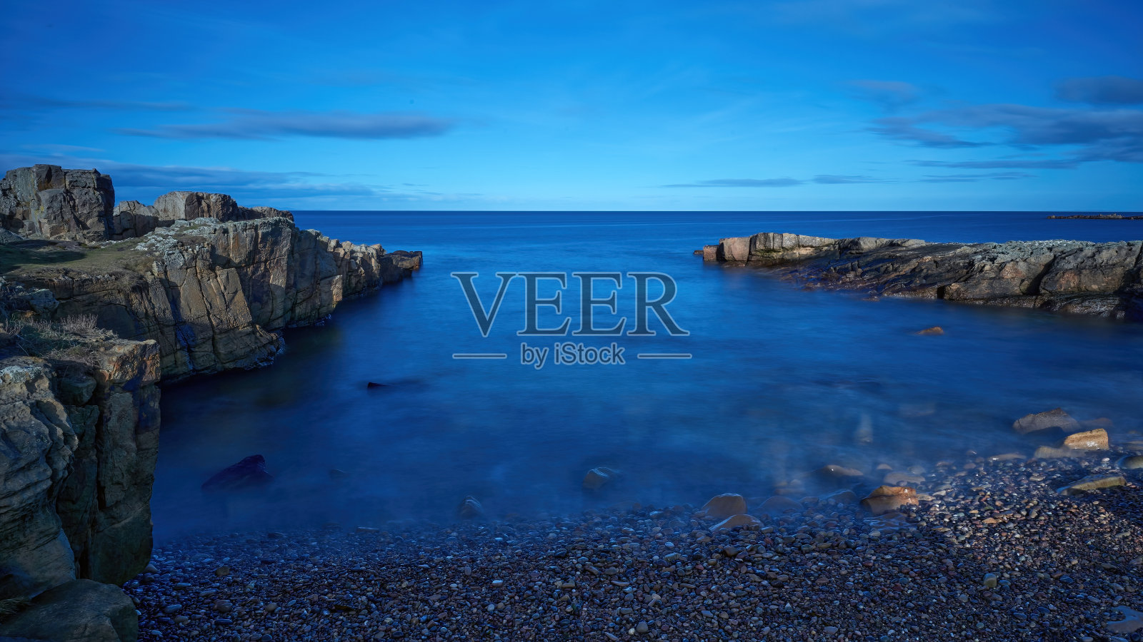 蓝天下的海景照片摄影图片