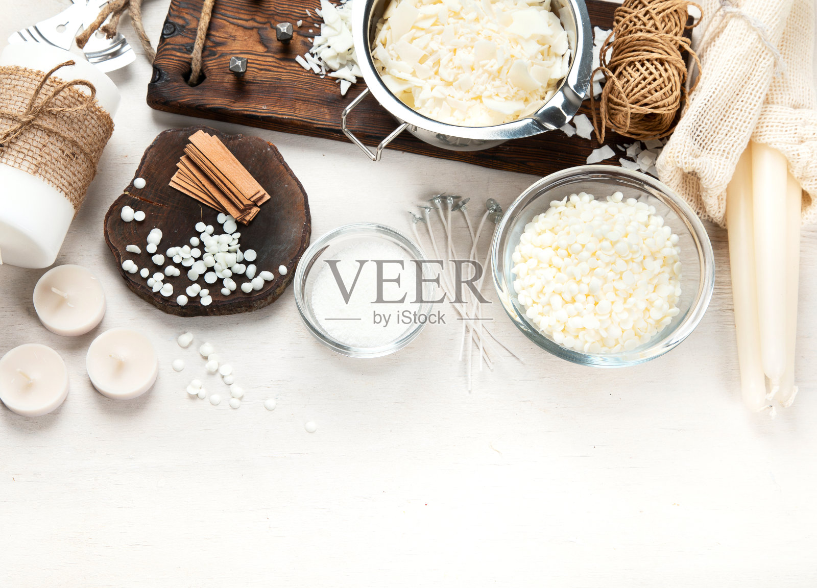 设置为自制的天然生态大豆蜡烛照片摄影图片