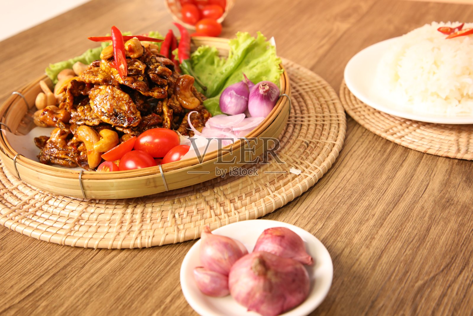 鱿鱼干做的菜很美味照片摄影图片