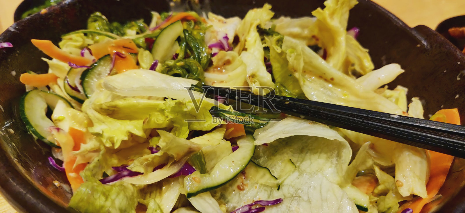 一大碗沙拉照片摄影图片