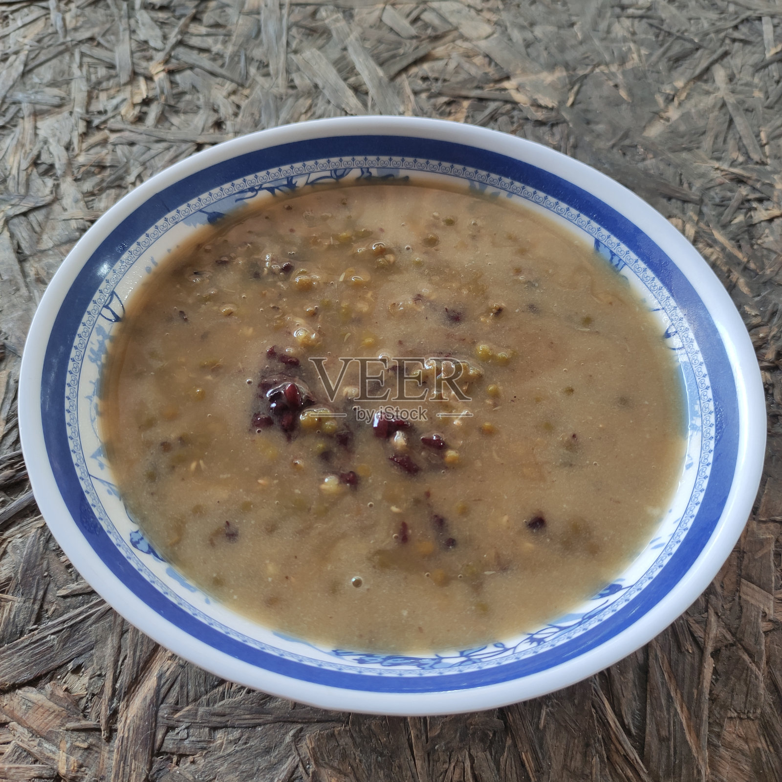 青豆粥和黑糯米照片摄影图片