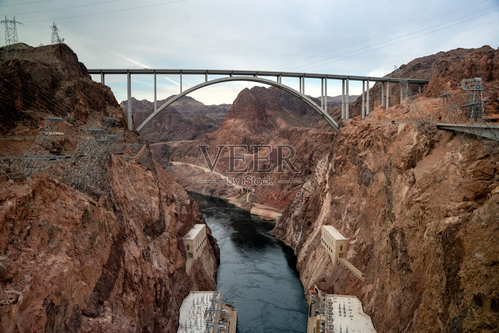内华达州博尔德城的胡佛水坝，拉斯维加斯，亚利桑那州边境附近照片摄影图片