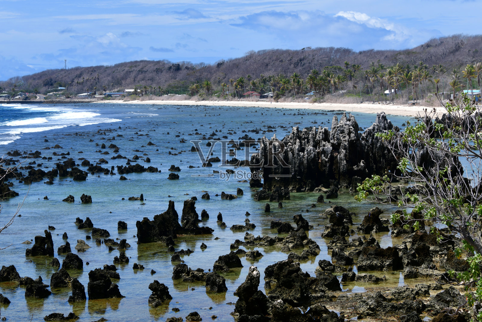 瑙鲁，Anibare湾的海滩岩层照片摄影图片