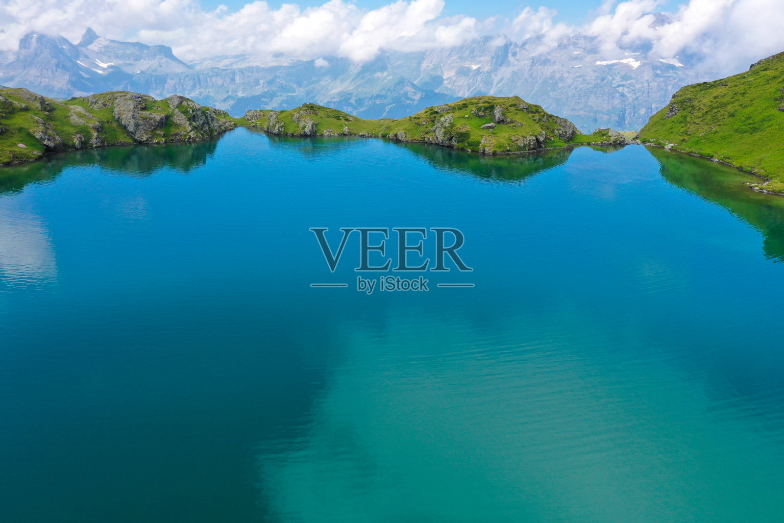 美丽的山湖照片摄影图片