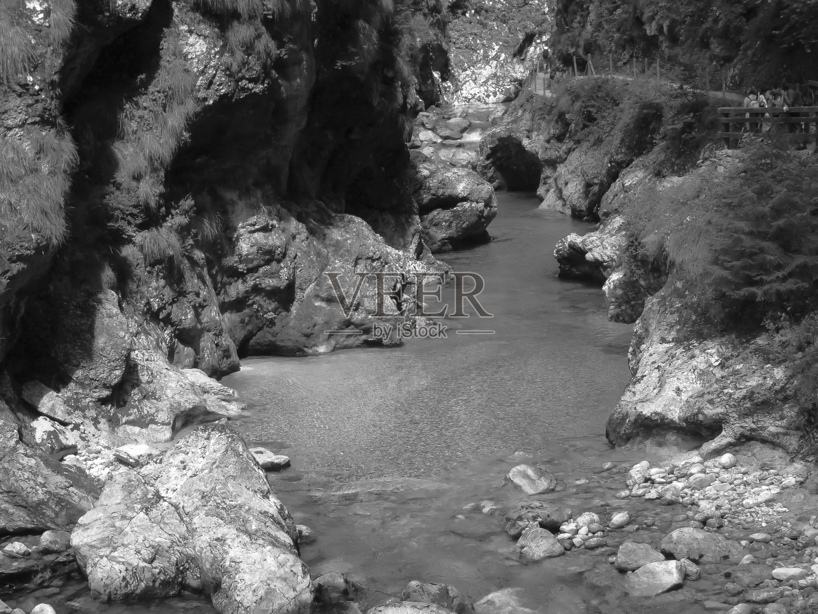 观赏著名的托尔明峡谷照片摄影图片