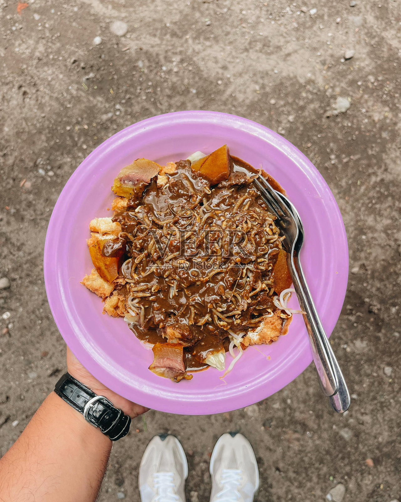 懂英语(印尼语)照片摄影图片