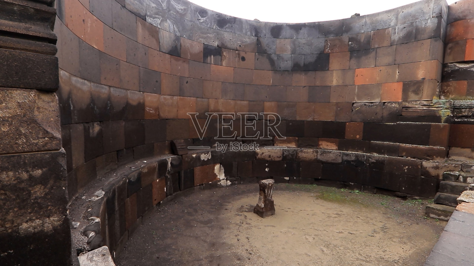 亚美尼亚Zvartnots大教堂的废墟照片摄影图片