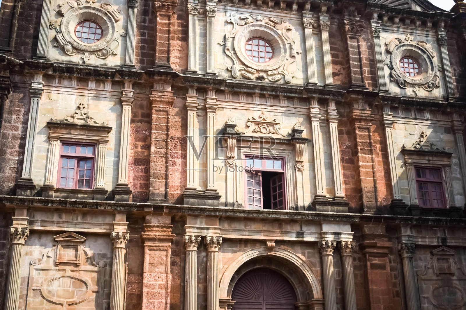 古耶稣教堂在南果阿，印度，老果阿，这是果阿的首都在葡萄牙统治的早期，位于印度果阿照片摄影图片