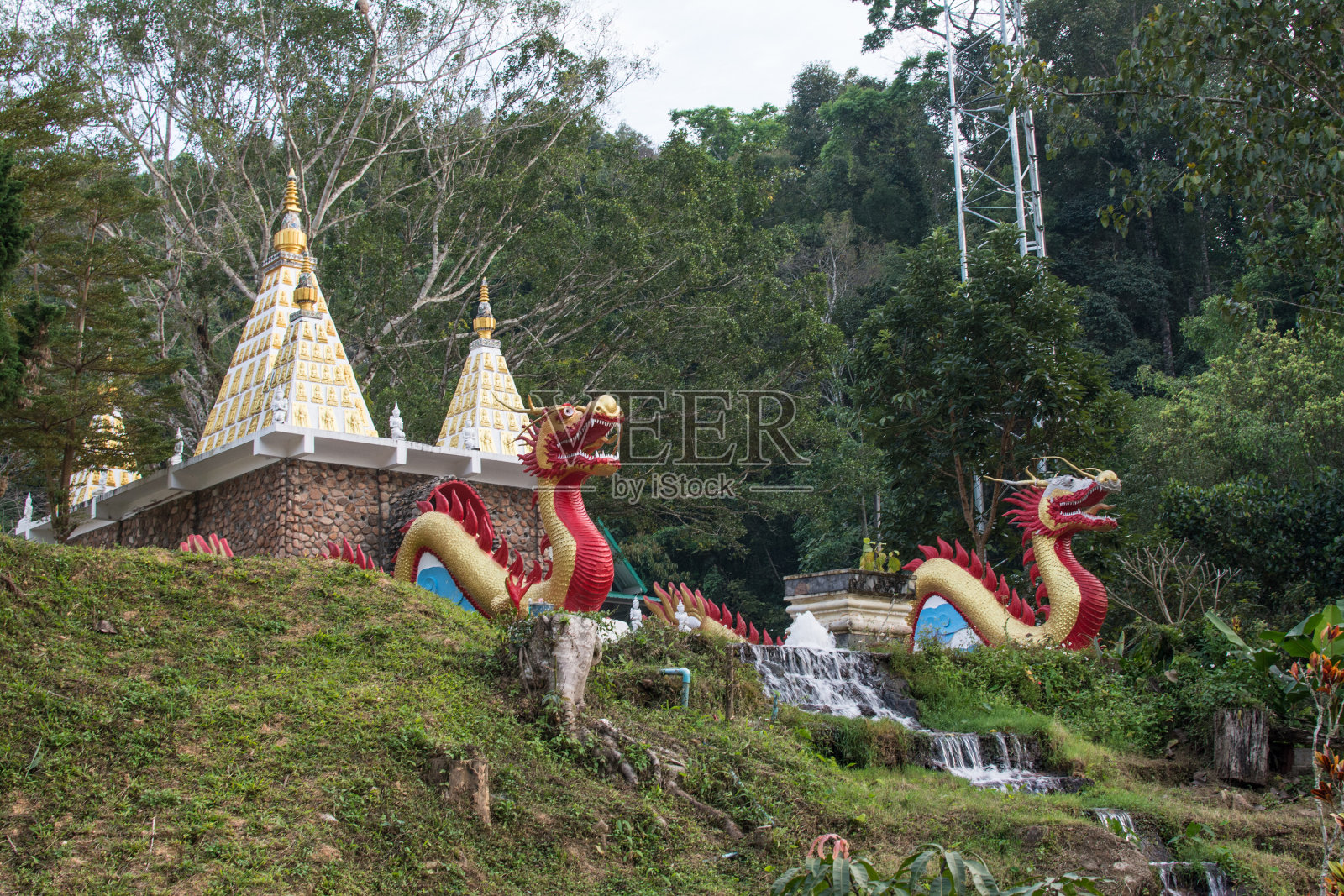 泰国清迈庞海村的寺庙。照片摄影图片