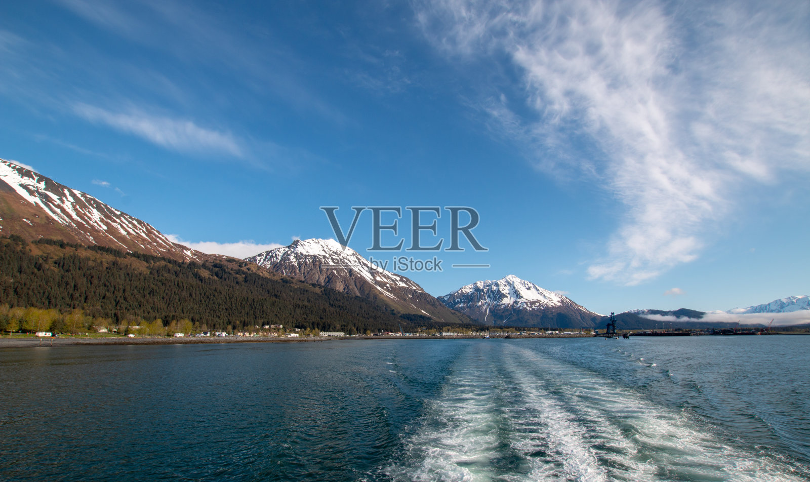 美国阿拉斯加州苏厄德的基奈半岛上的复活湾照片摄影图片