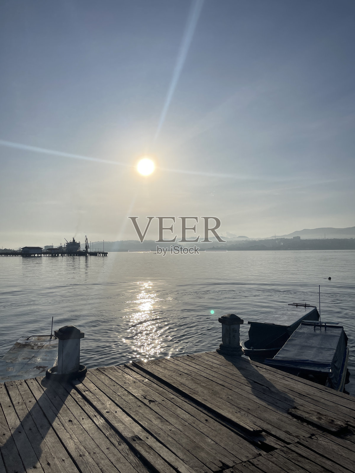 传统快艇的港口照片摄影图片