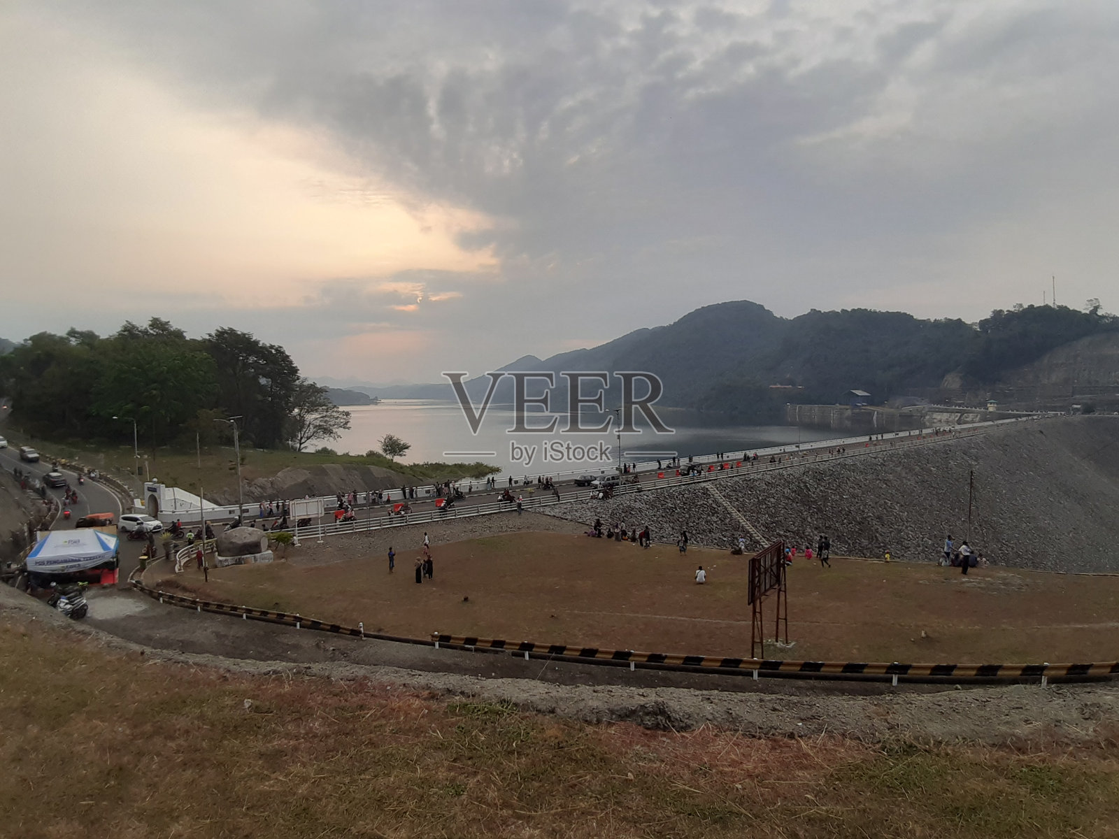 高角度视图的Jatiluhur大坝Purwakarta照片摄影图片