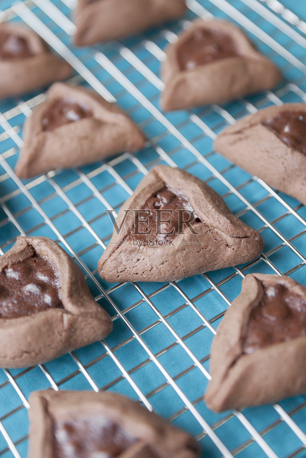 巧克力哈曼塔辛饼干照片摄影图片