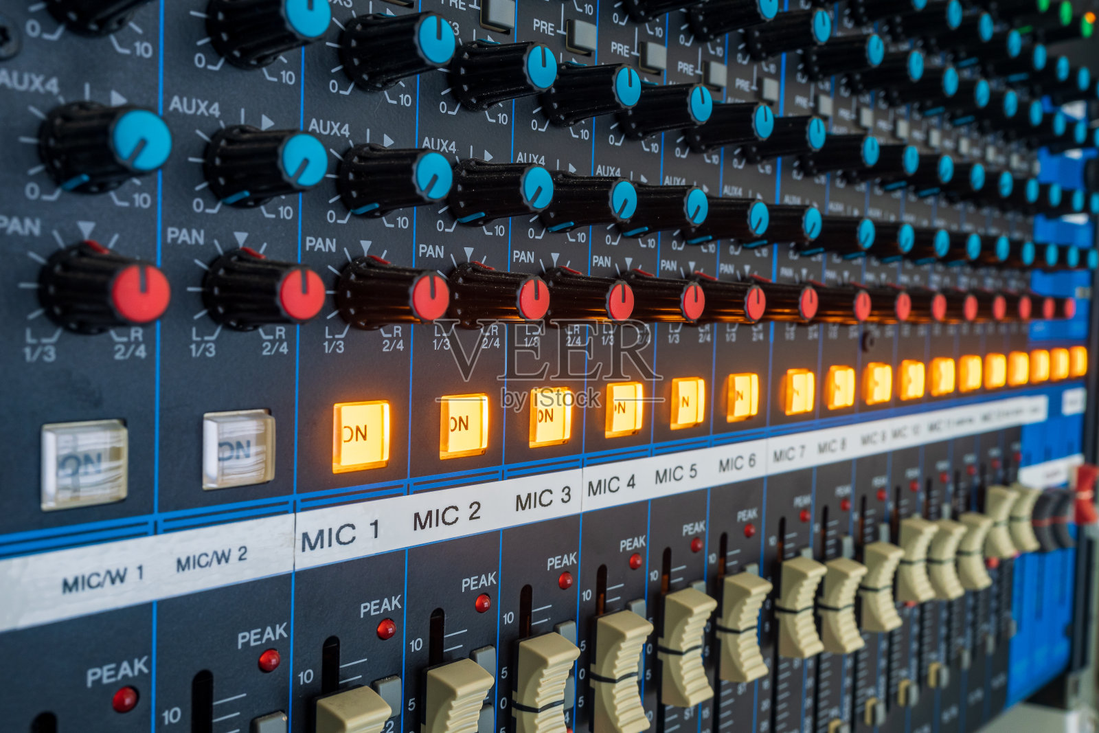 音频混音器，专业工具音响工程师。照片摄影图片