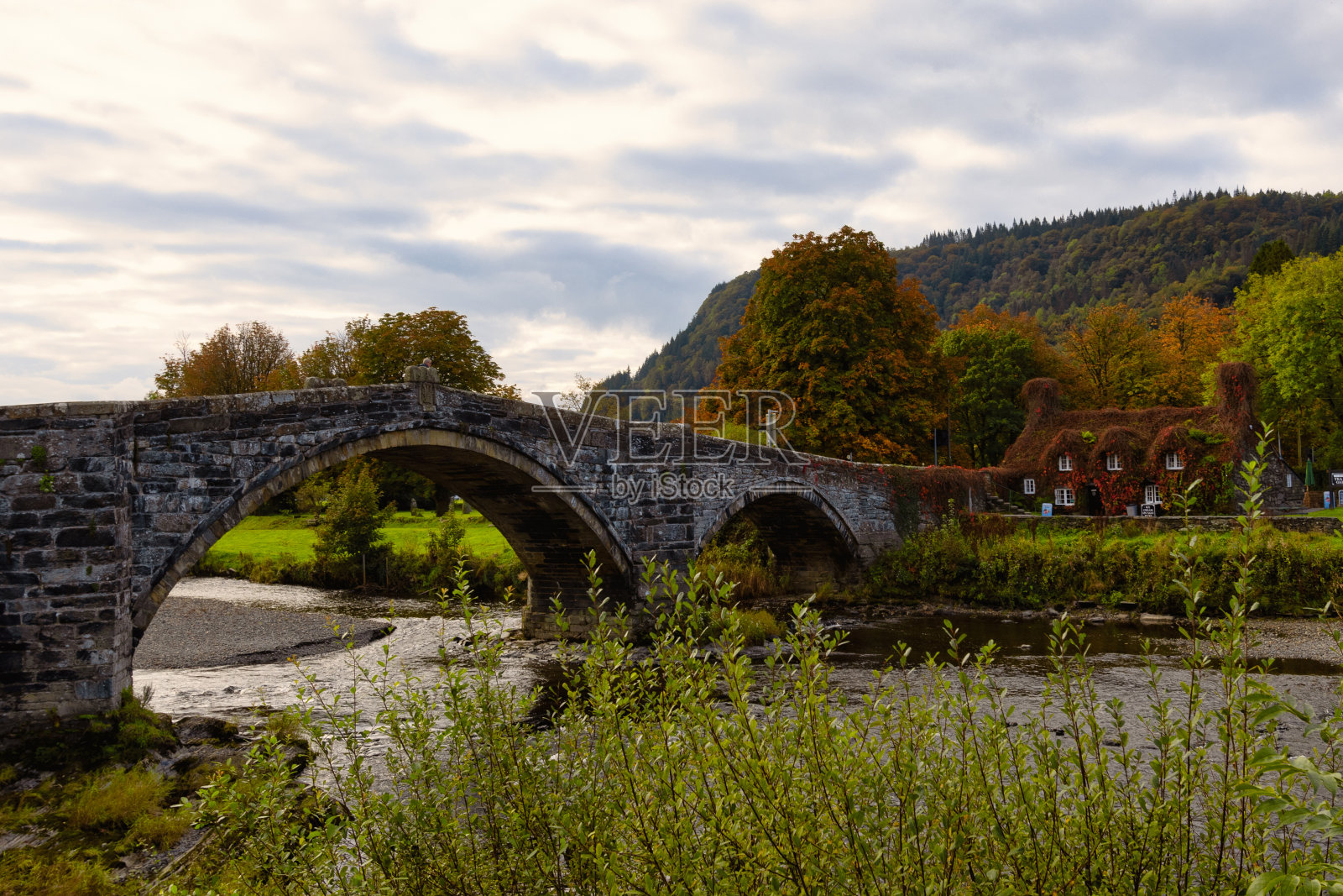 兰鲁斯特桥照片摄影图片