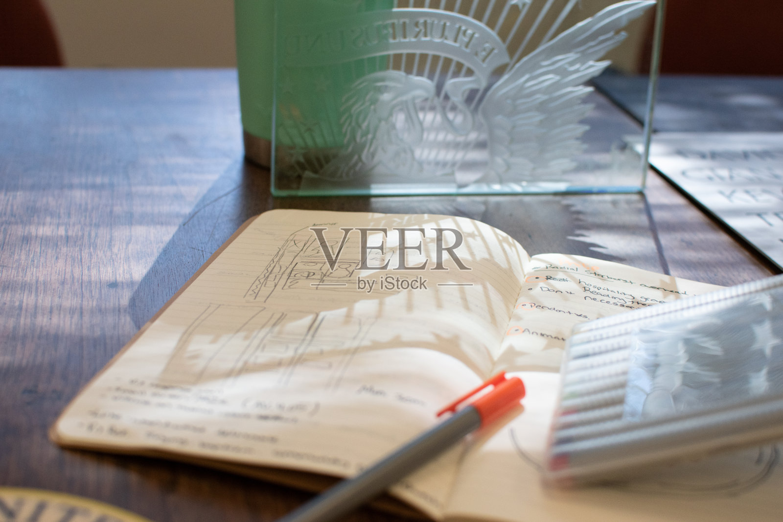 笔记本和材料样品照片摄影图片