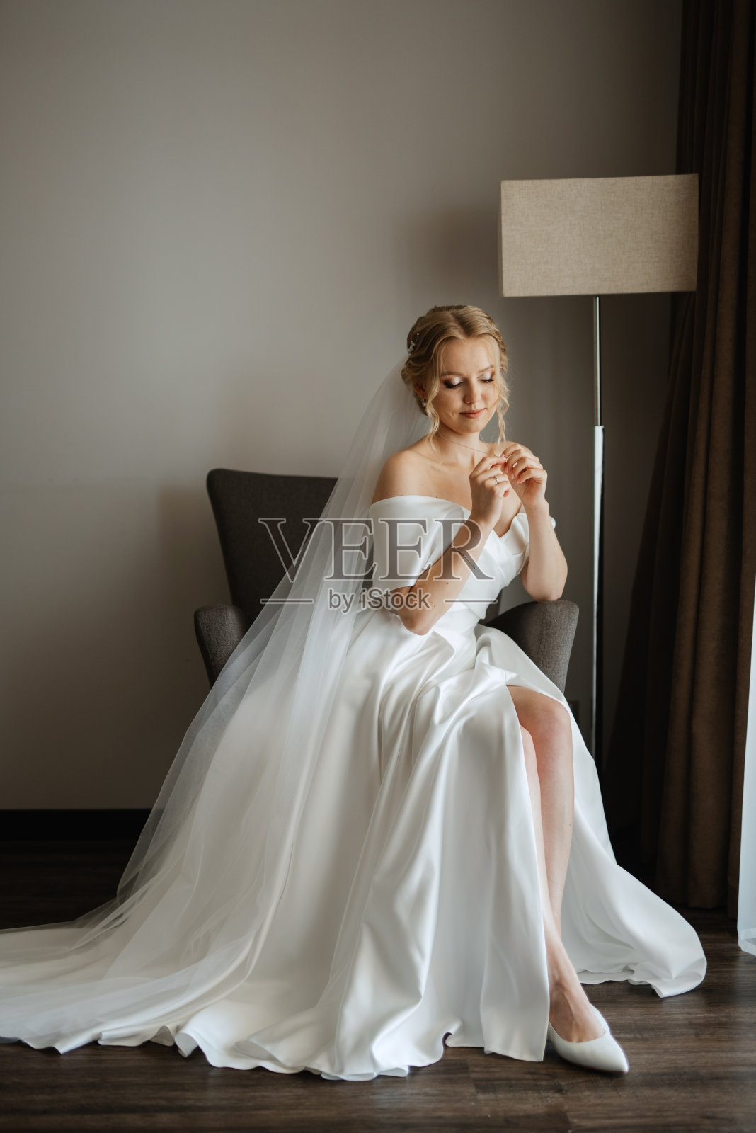 早晨的新娘与创造的形象照片摄影图片