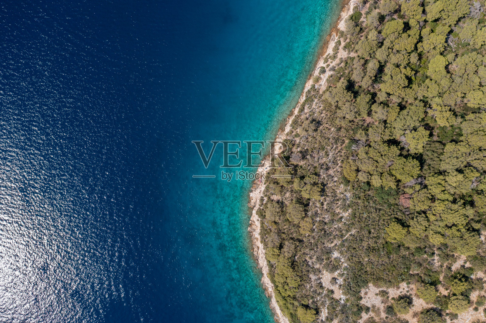 田园诗般的岛屿无人机俯视图照片摄影图片