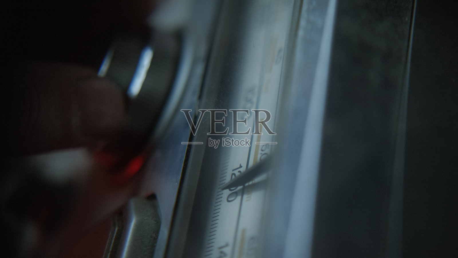 用于无线电调谐的Boombox磁带录音机频率条，微距镜头照片摄影图片