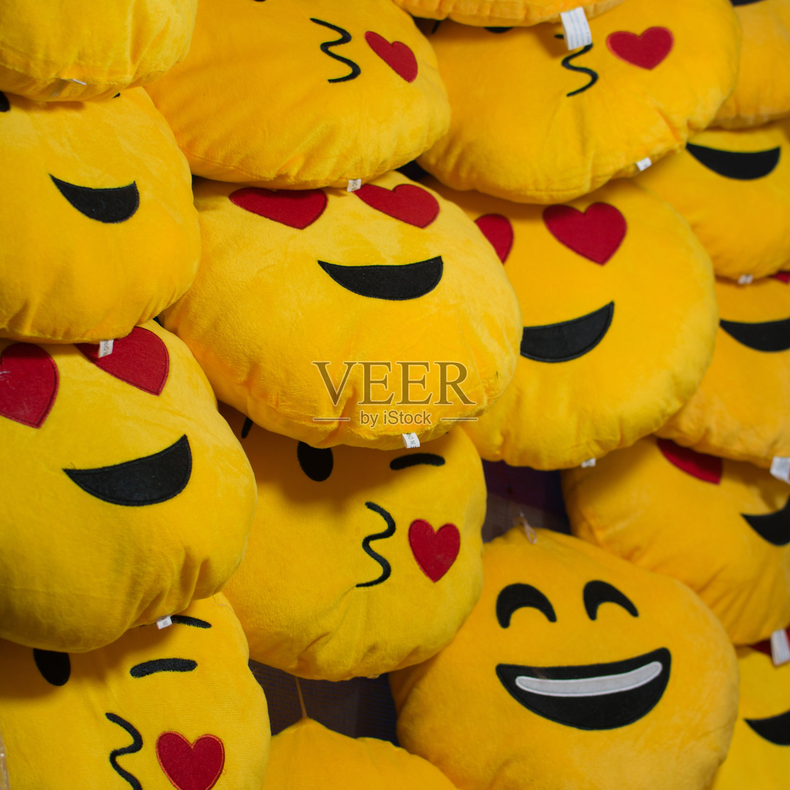 有笑脸和表情符号的枕头照片摄影图片