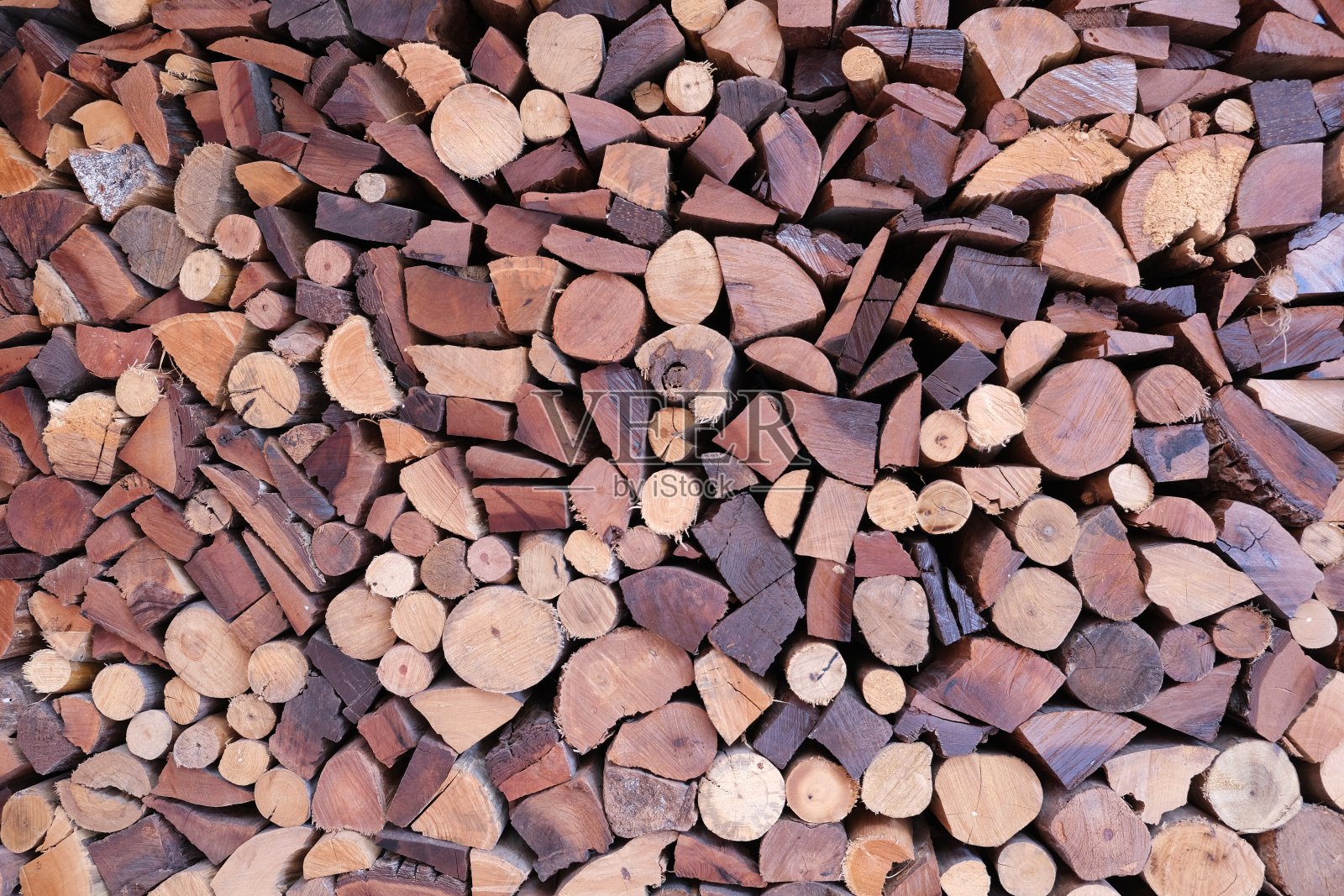 木堆，绳挂，树枝图案照片摄影图片