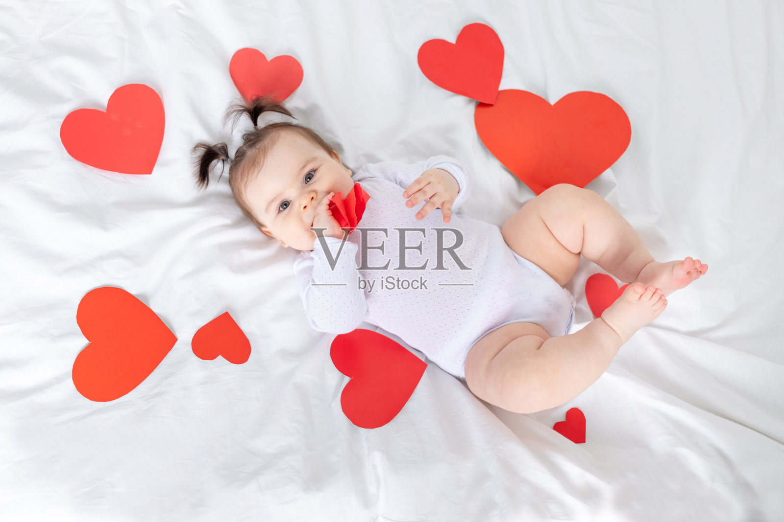 红心宝贝，情人节概念照片摄影图片