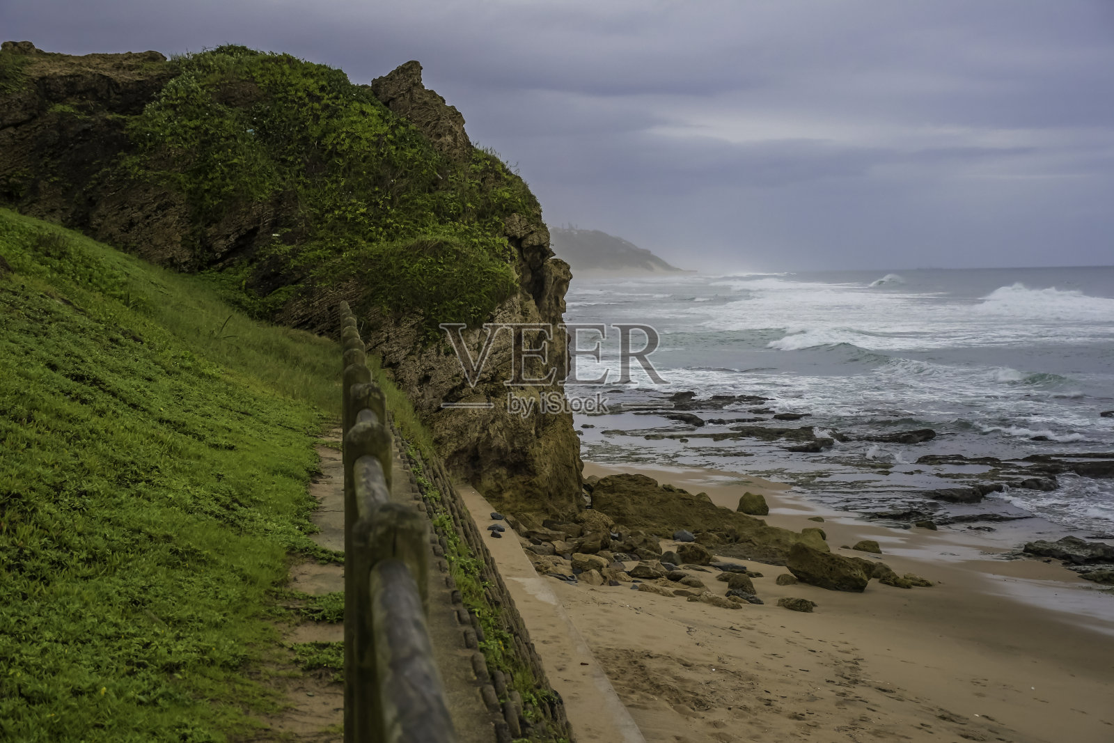 德班布莱顿海滩的岩石纪念碑照片摄影图片