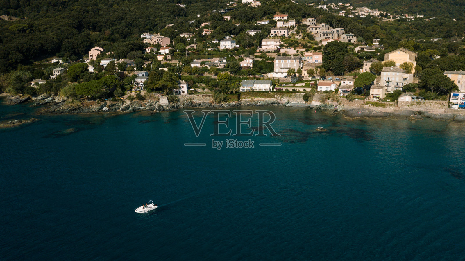 科西嘉岛海岸和海洋的航空摄影照片摄影图片