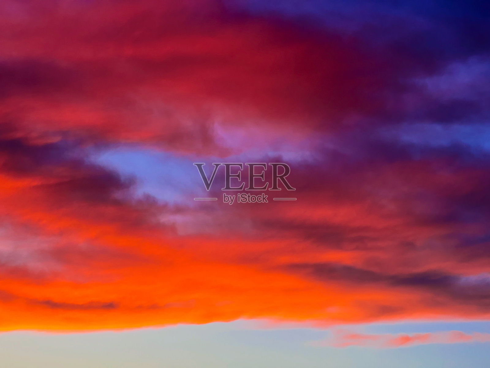 天空着火了照片摄影图片