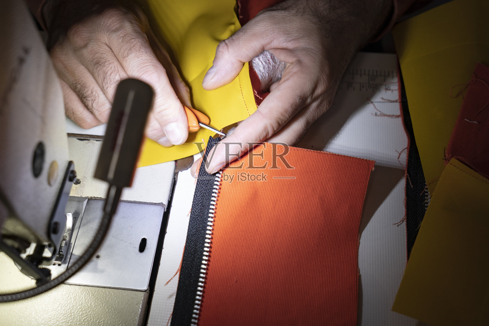 裁缝带缝纫机照片摄影图片