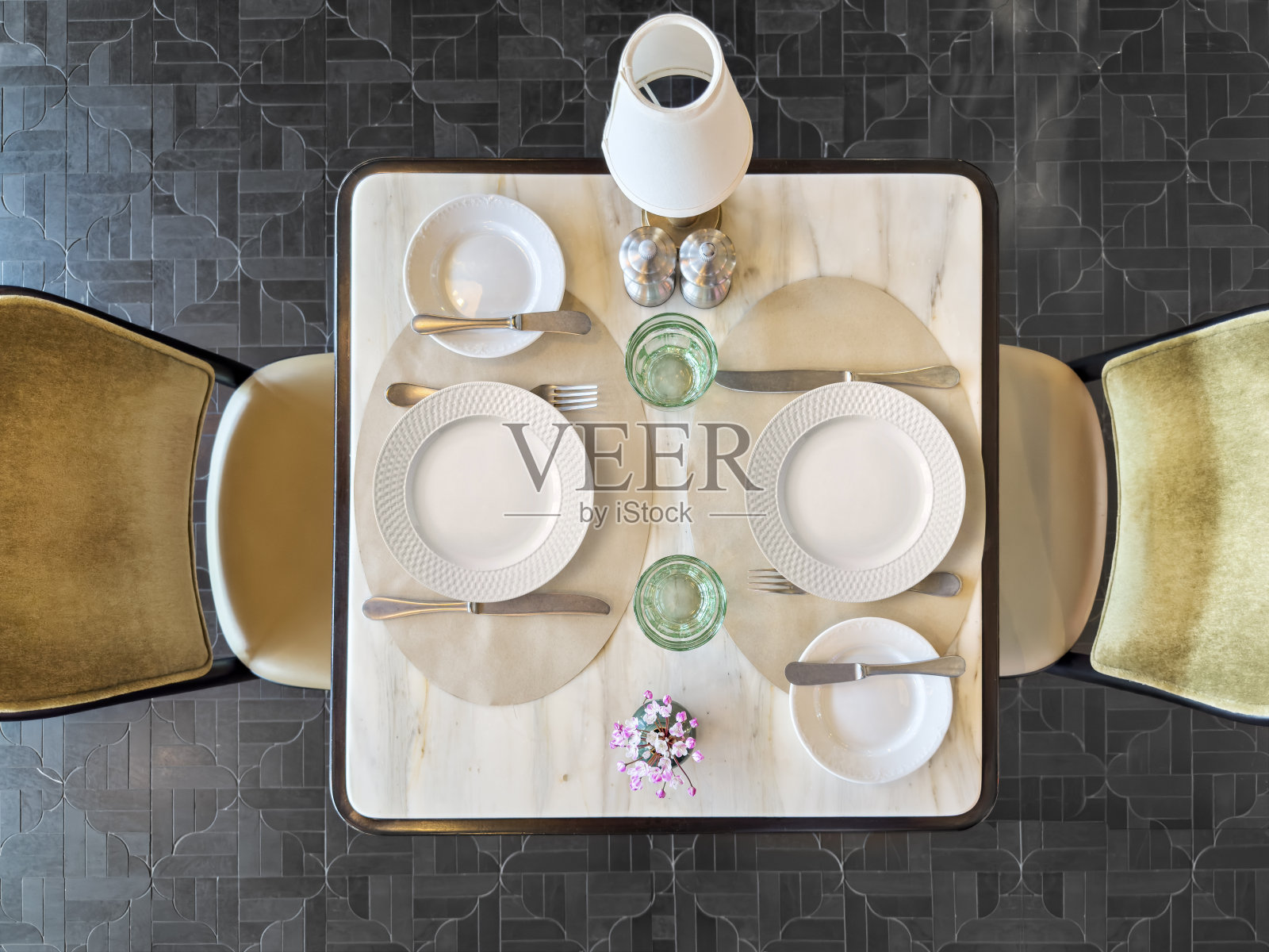 餐厅的桌子照片摄影图片