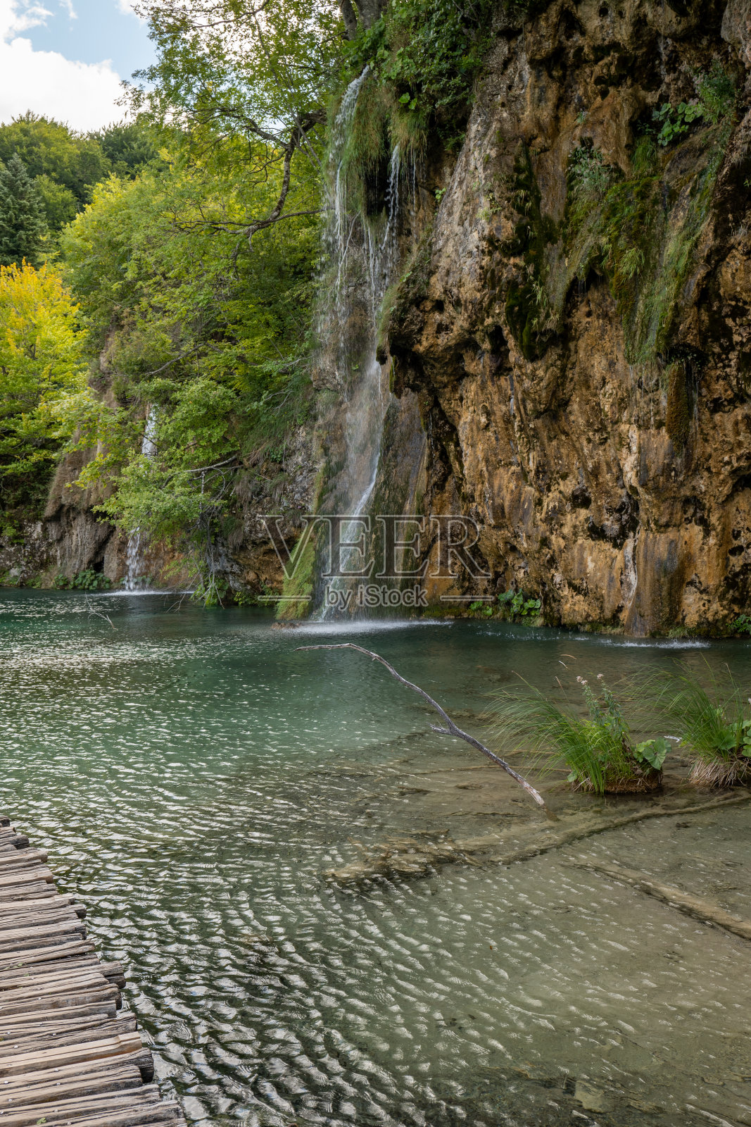 克罗地亚Plitvice国家公园的小瀑布照片摄影图片