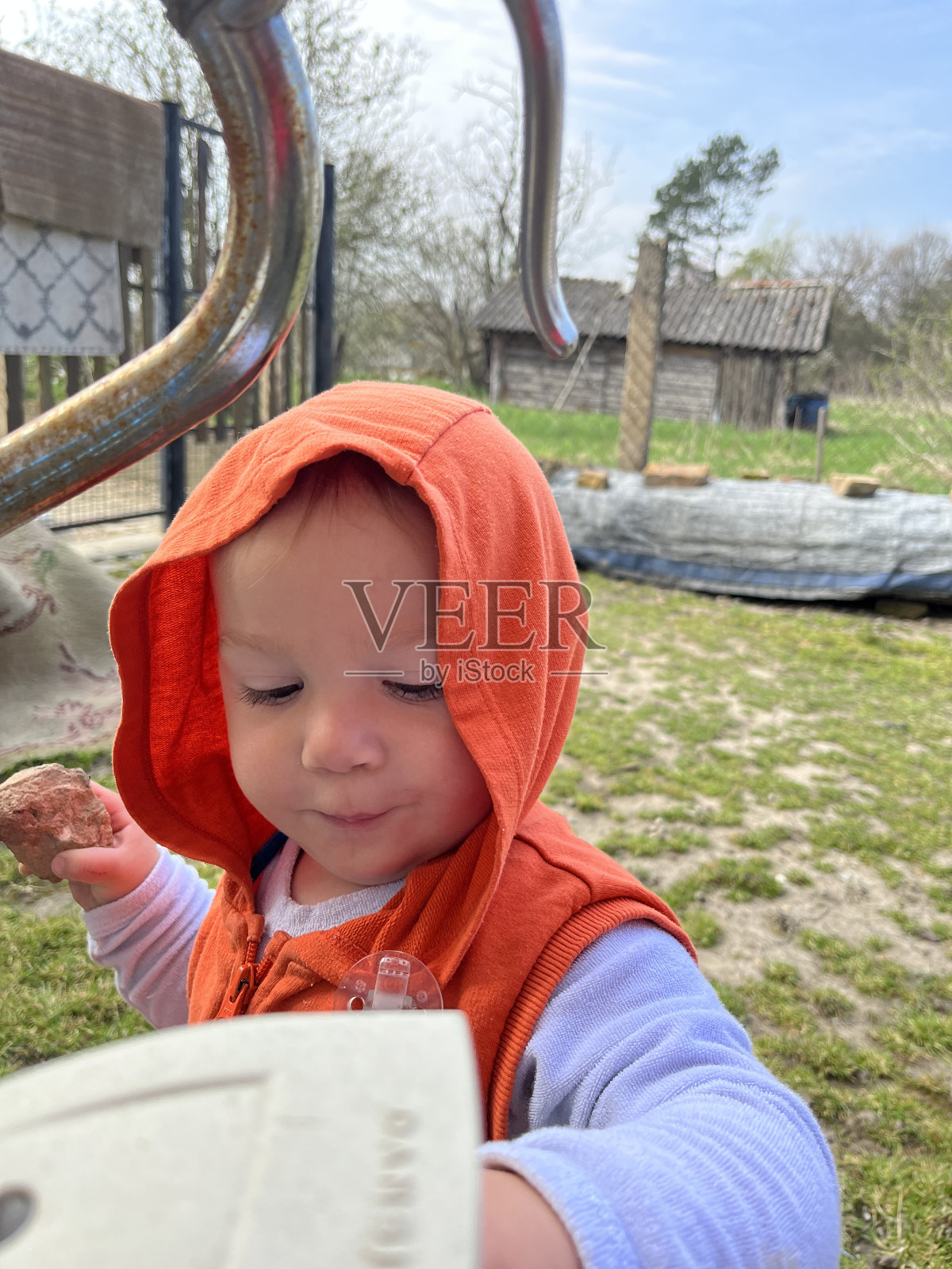 小男孩遇见世界各地照片摄影图片