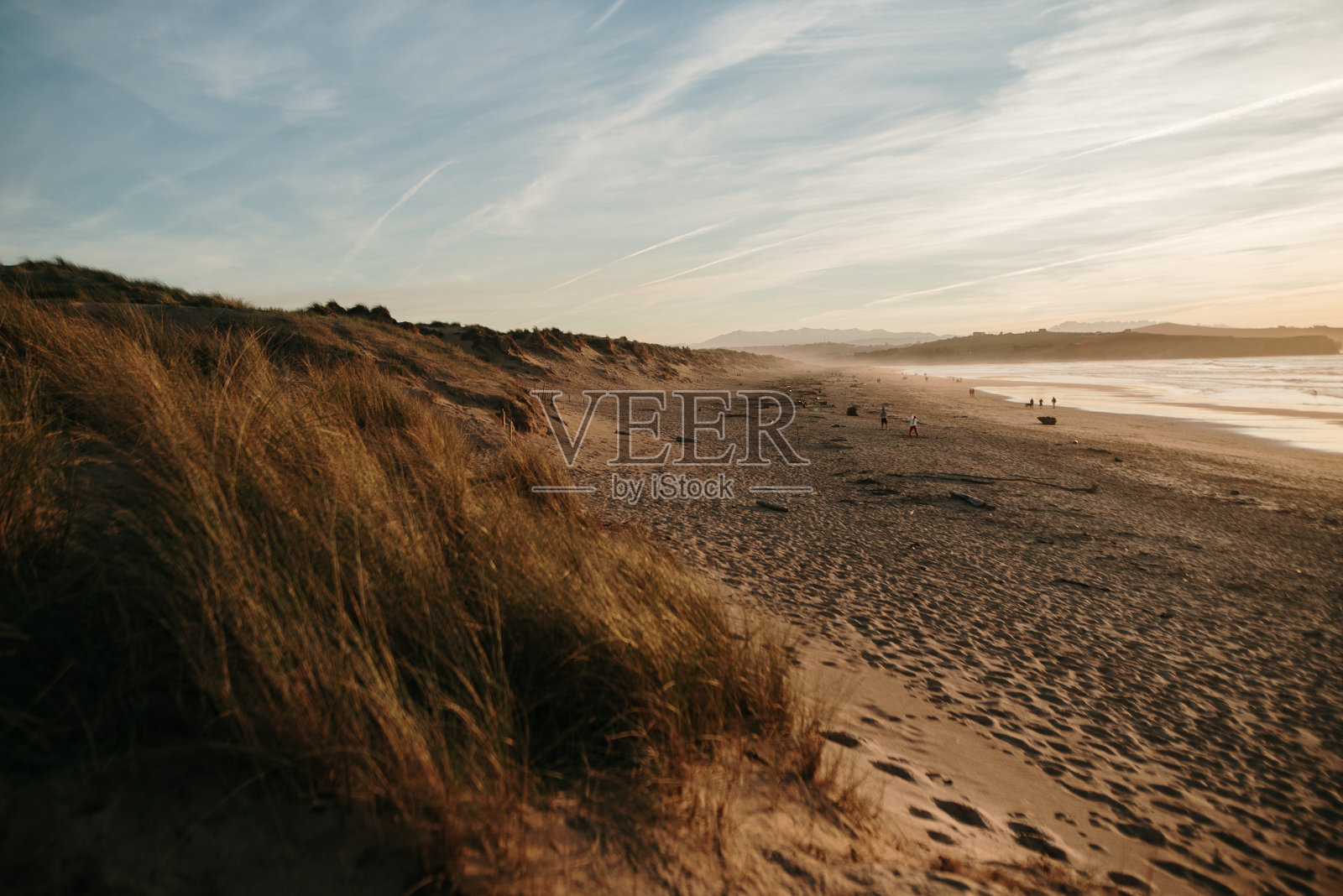 西班牙坎塔布里亚的Liencres海滩照片摄影图片