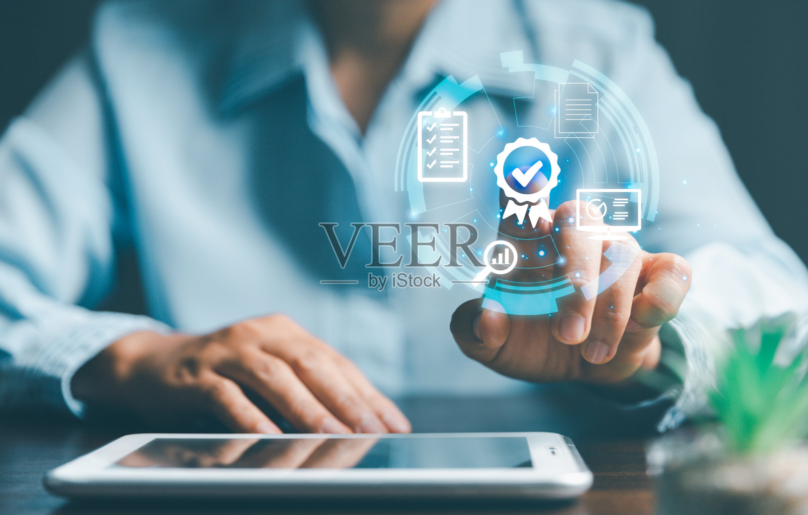 标准质量控制认证保证互联网业务技术理念。标准、认证和标准化、满意度、服务体验。照片摄影图片