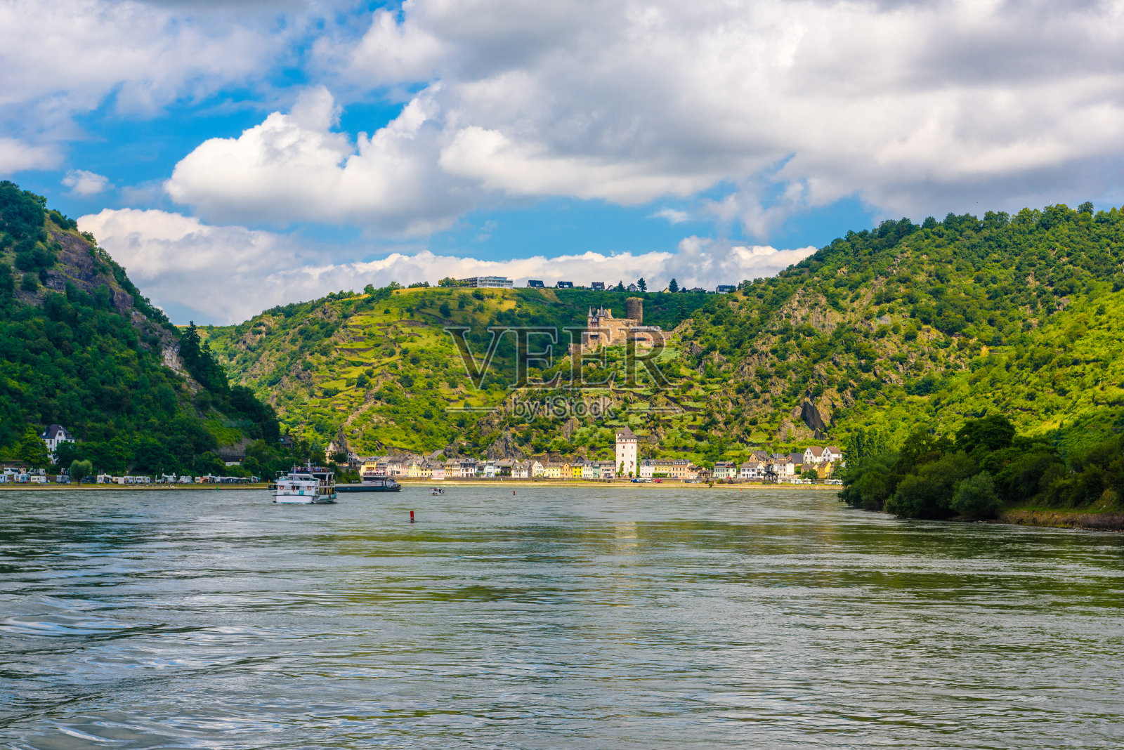莱茵河附近的卡茨卡兹河在桑克特戈拉夏森，劳莱莱，莱茵-拉-克雷尼斯，莱茵-宫，德国，莱茵-法尔兹照片摄影图片